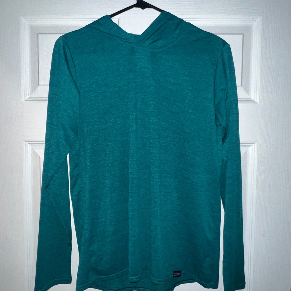 Pategonia Capilene cool daily hoodie - borealis green.